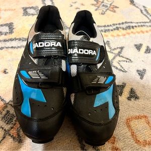 Diadora bike shoes US 8 Euro 39